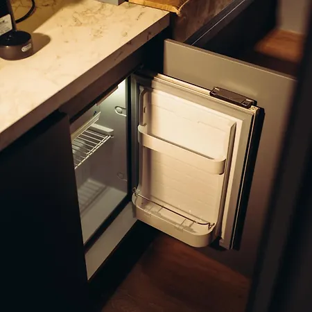 Alvanture Premium Camper The Father * טיראנה