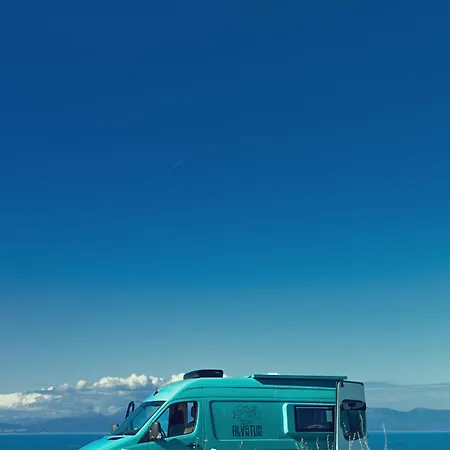 キャンプ場 Alvanture Premium Camper *