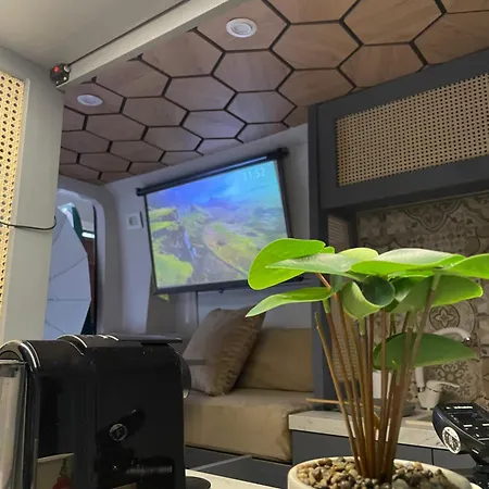 Campingplads Alvanture Premium Camper The Father Tirana